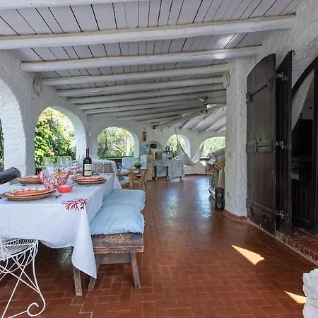 Villa The Azure Estate & Pool Bar *