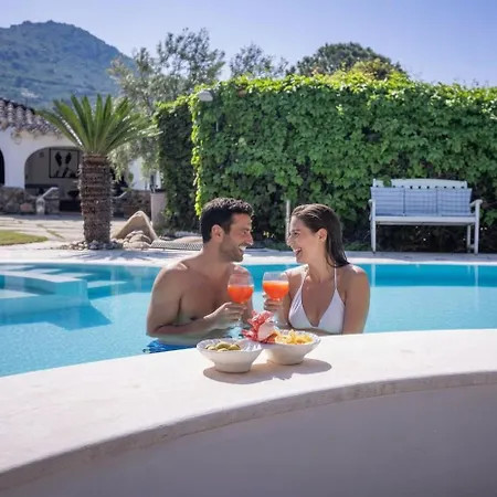 Villa The Azure Estate & Pool Bar *